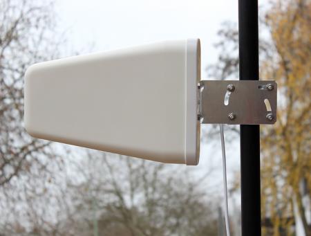 Delock LTE Band 20/1/3/7 Antenne N-stik 8 ~ 9 dBi retningsbestemt hvid Udendørs - Delock