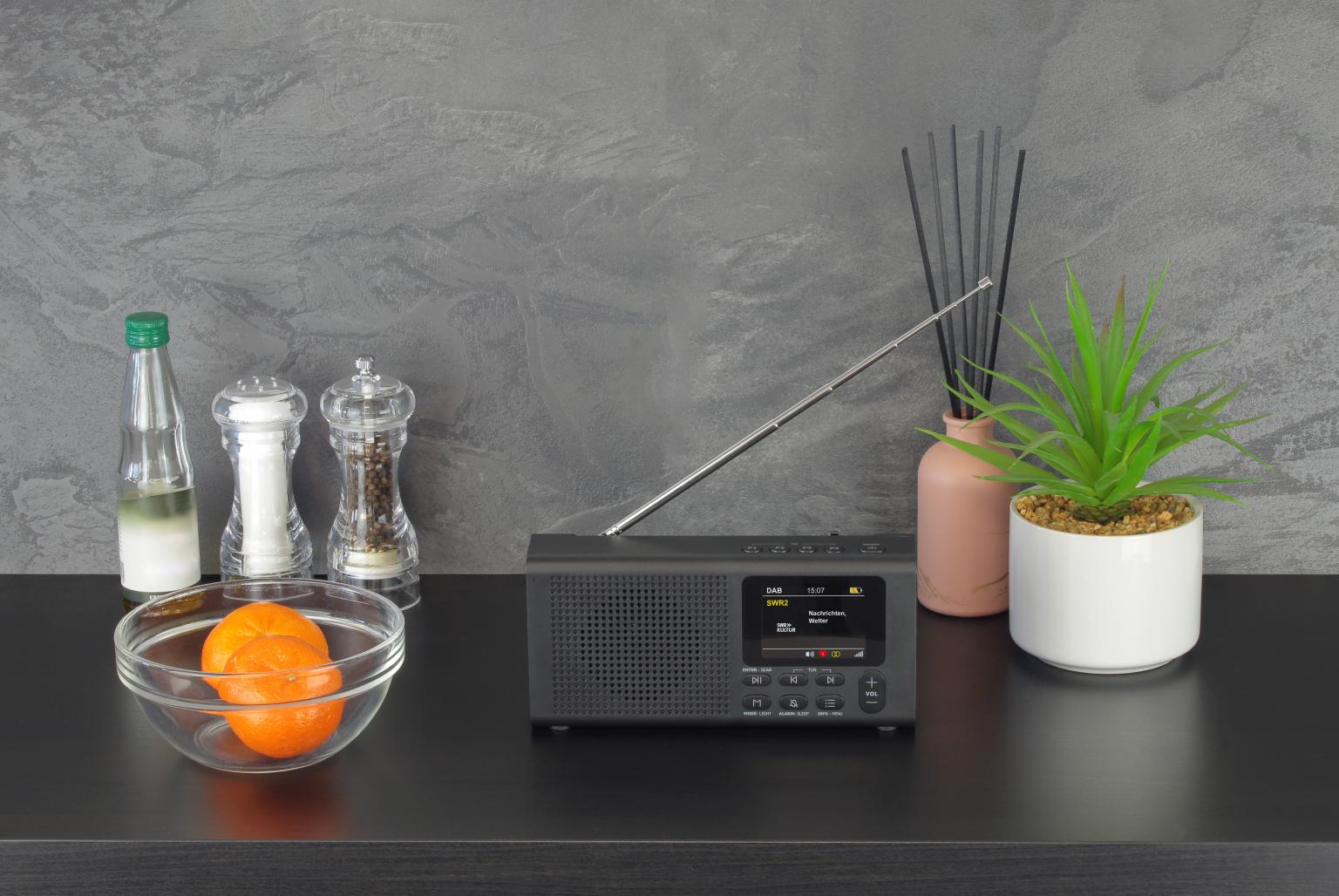 Dynavox DAB+ Radio DBT200 med BT og vækkefunktion